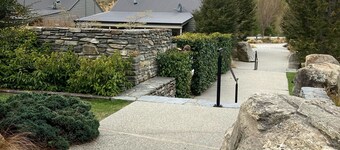 Modern and spacious studio apartment in the beautiful Cardrona Valley 