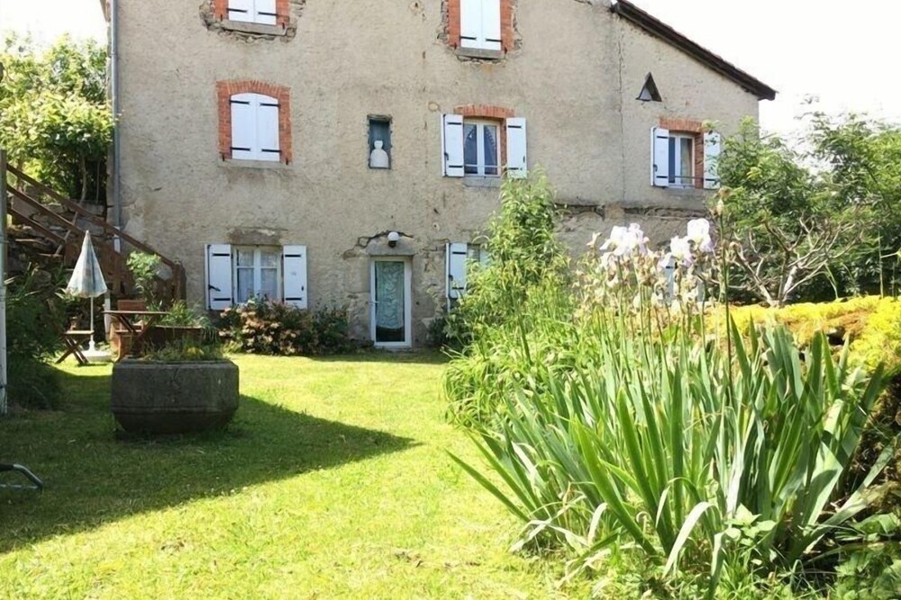 Gite Jullianges, studio flat, 2 persons