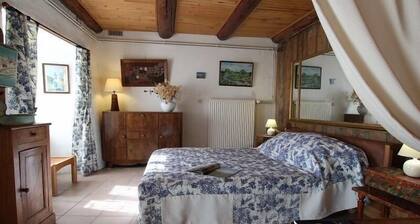 GĂźte chaleureux entre festivals, nature et confort avec wifi Ă Jullianges