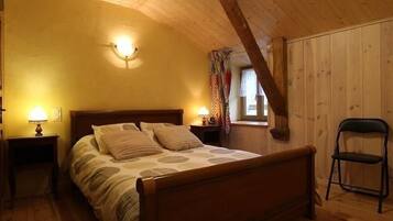 4 bedrooms, bed sheets