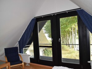 Unclassified image, 5 of 35, button