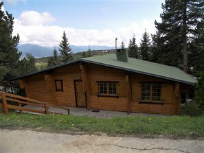 Exterior - Charming Chalet for 6/7 - Fireplace, Balcony, WiFi, Garage - Bolquère, France (Bolquère-Pyrén ées 2000)