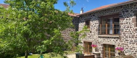 Enceinte de lâhĂ©bergement