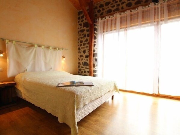 3 chambres, Wi-Fi gratuit, draps fournis