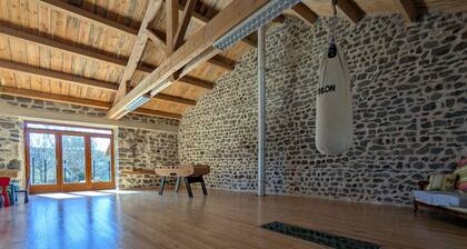 Maison de caractĂšre avec grand terrain, proche d'Arlempdes, labels ECOGĂTE et Tourisme & Handicap