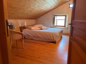 3 bedrooms - Charming Granite House Near Tence (Tence)