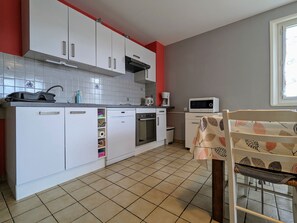 Fridge, microwave, dishwasher