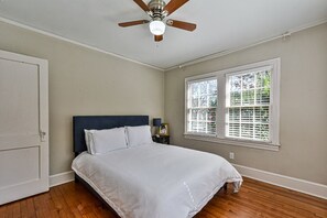 3 Schlafzimmer, Bügeleisen/Bügelbrett, WLAN, Bettwäsche