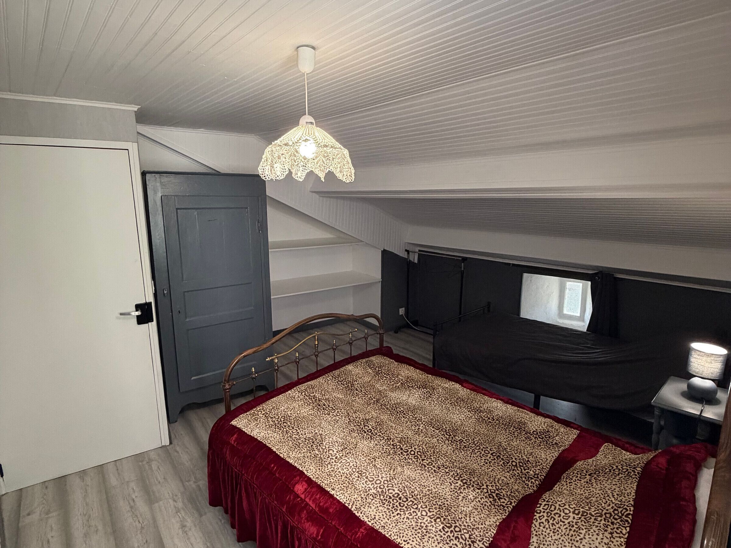2 bedrooms