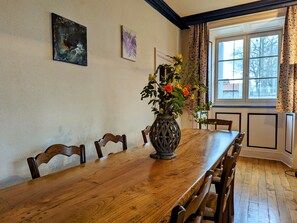 Dining - Charming House with Terrace, Enclosed Yard, WiFi, Near Leisure Activities, Sleeps 6 (Yssingeaux)
