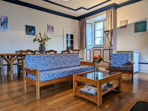 Interior - Charming House with Terrace, Enclosed Yard, WiFi, Near Leisure Activities, Sleeps 6 (Yssingeaux)