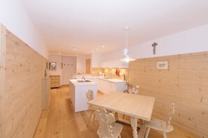 Dining - Beautiful and Cozy Holiday Home “Ferienwohnung SHUPF Wieserhof” with Mountain View, Balcony, Shared Garden & WiFi; Parking Available (Aldein)