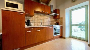 Réfrigérateur, micro-ondes, lave-vaisselle