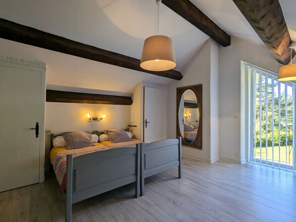 3 bedrooms, free WiFi, bed sheets