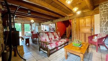 Télévision, cheminée