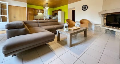 Maison de plain-pied rénovée en 2018 avec jardin privatif, calme, nature et activités à Saint-Julien