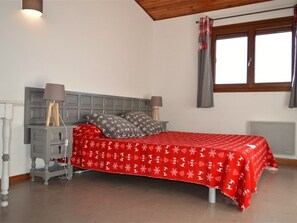 2 bedrooms - Duplex for 8 with Balcony, Mountain Views, and Modern Amenities in Bolquère (Bolquère-Pyrénées 2000)