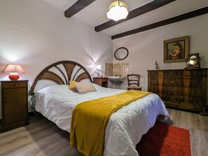 3 habitaciones y ropa de cama