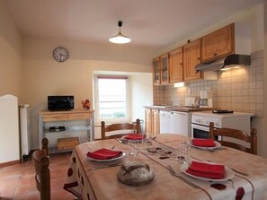 Fridge, microwave, dishwasher