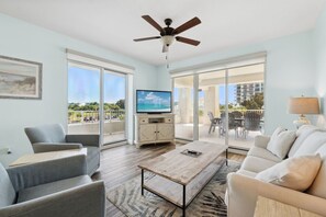 TV - Ariel Dunes I 201 *3 pools*Beachy*Modern* (Miramar Beach)