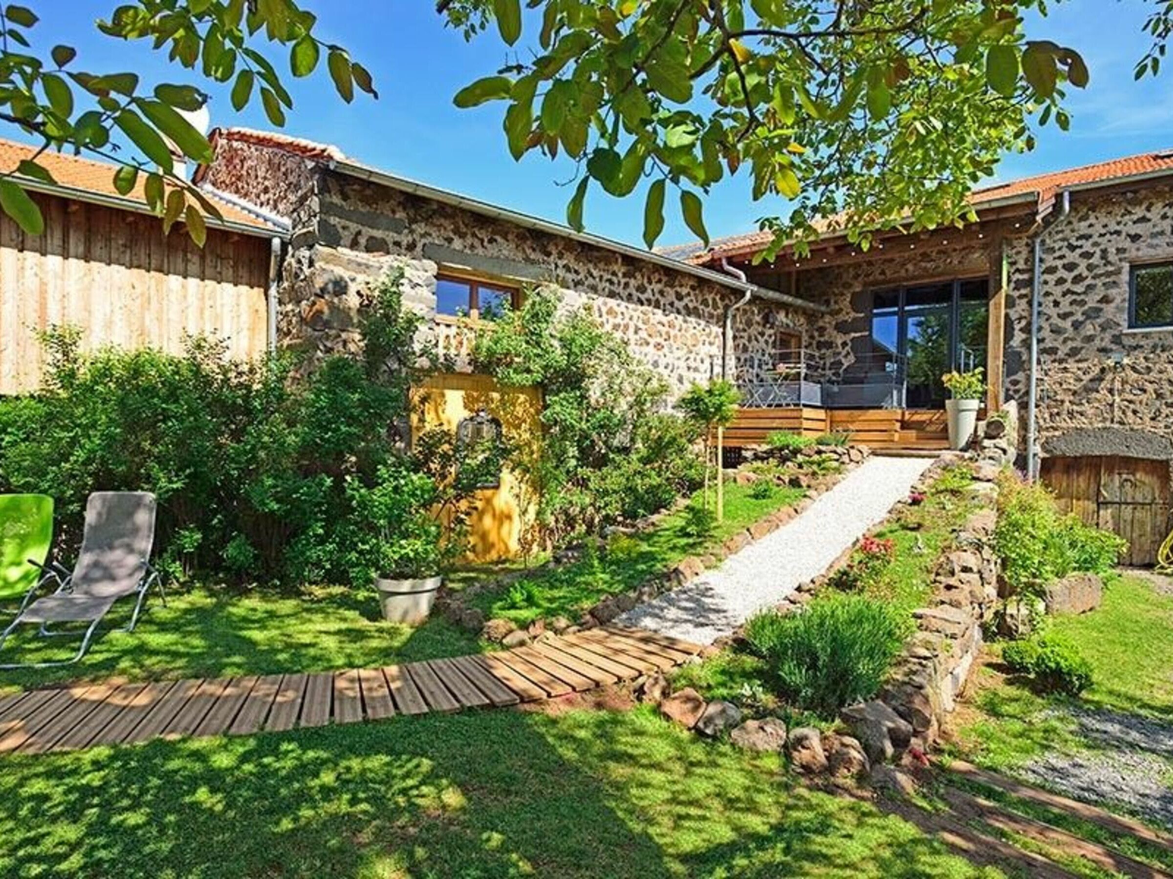 Gite Solignac-sur-Loire, 4 bedrooms, 14 persons