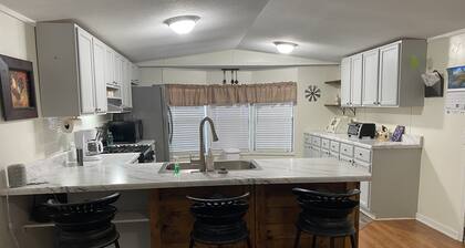 Coffeeville getaway minutes from grenada lake