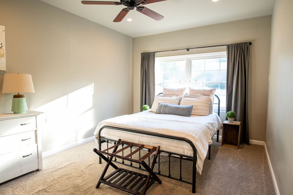 Clean, Private Guesthouse-9 min. to Downtown Charleston, 15 min. to FollyBeach!