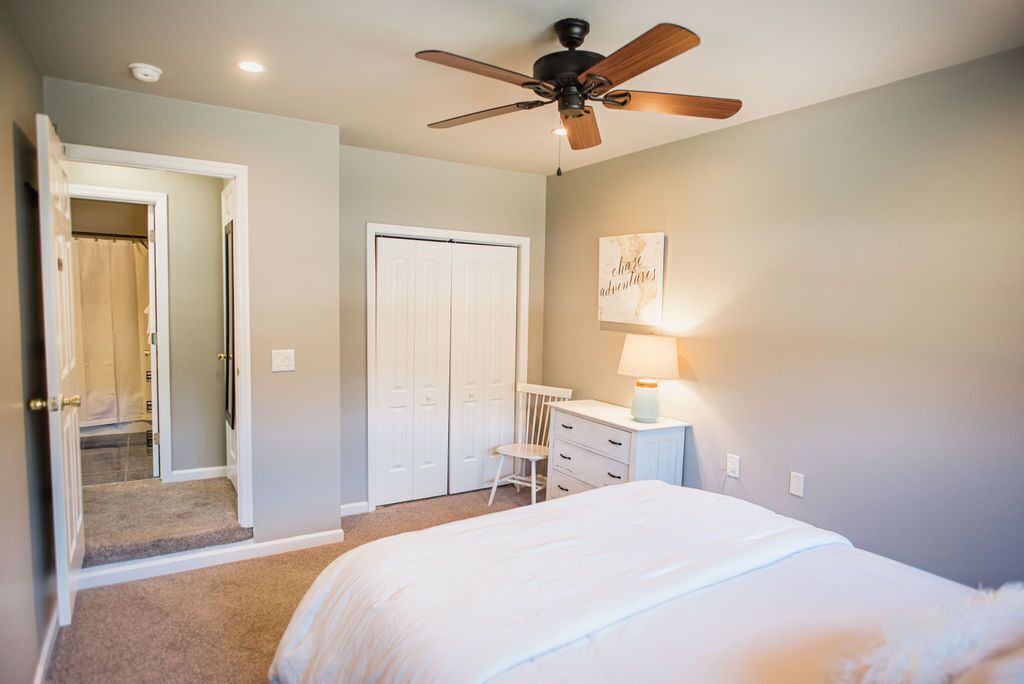 Clean, Private Guesthouse-9 min. to Downtown Charleston, 15 min. to FollyBeach!