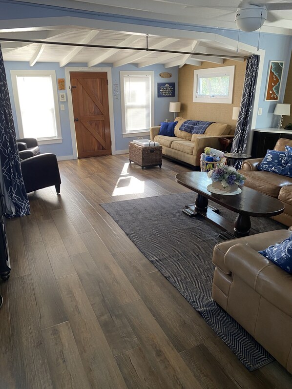 Älytelevisio, kirjoja, stereot