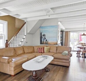 Älytelevisio, kirjoja, stereot