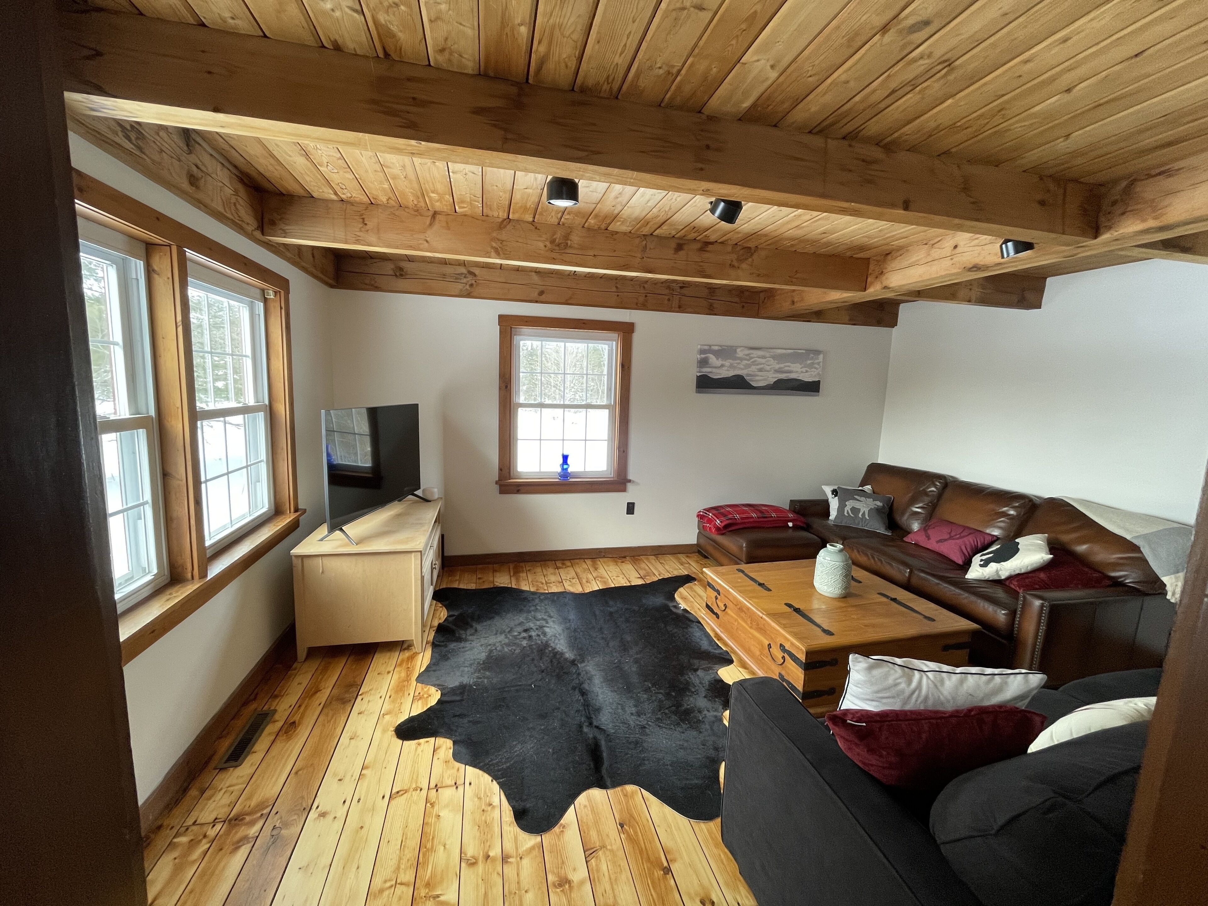 3 Bed Cabin - on NEK Biking and VAST Trails, Hot tub optional