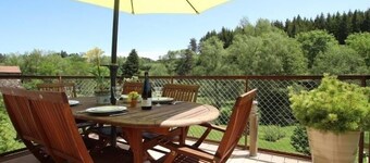 Encantadora casa rural moderna con jardín amplio, terraza y conexión WiFi en Céaux-d'Allègre