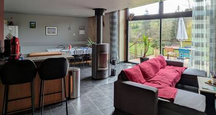 Charming Restored Barn with Modern Comfort, Garden & WiFi in Tranquil Setting