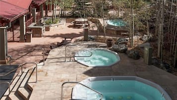 Condo, 1 Bedroom | BBQ/picnic area