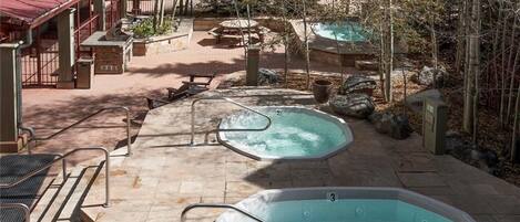 Condo, 1 Bedroom | BBQ/picnic Area