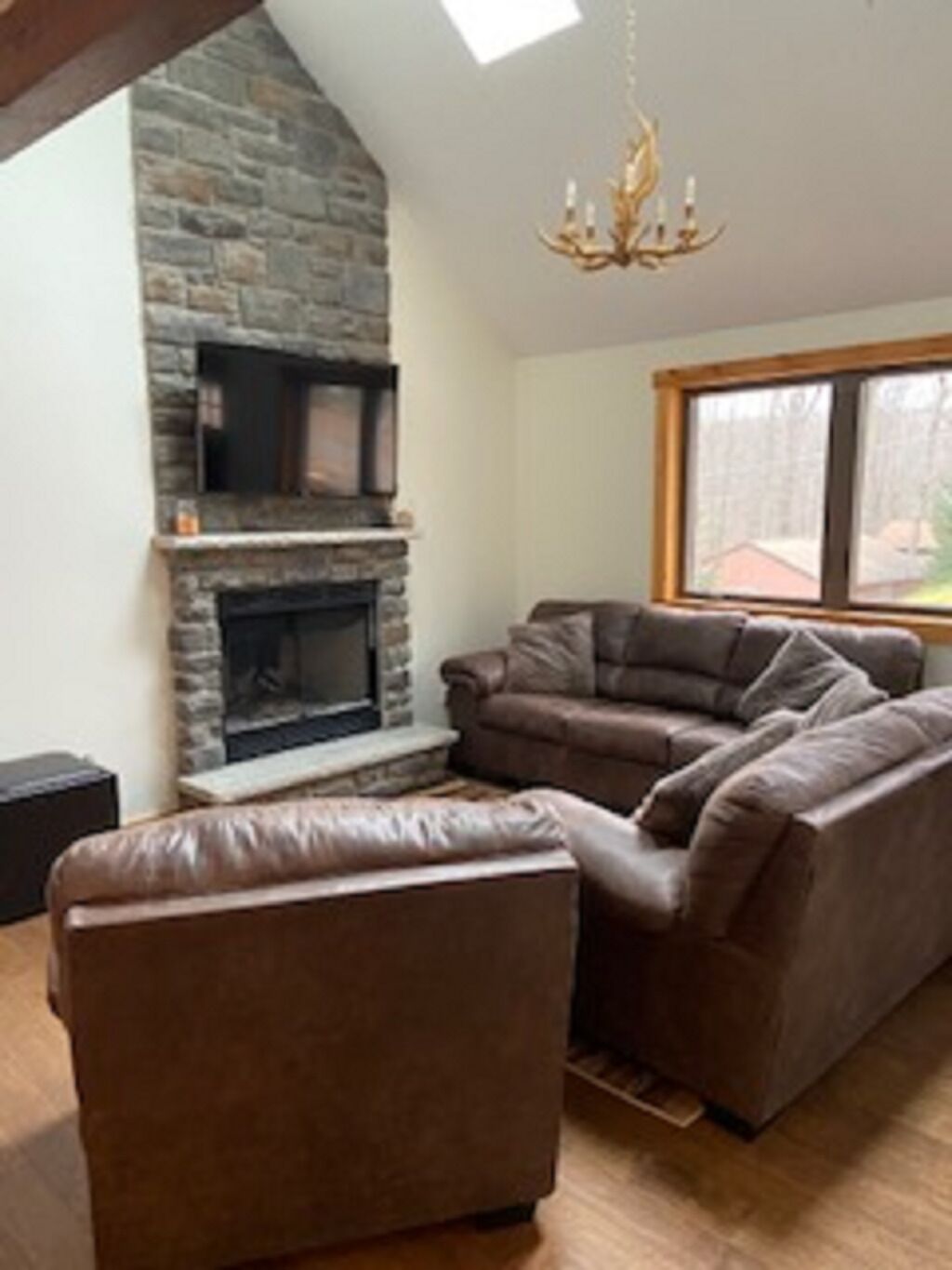 Newly Renovated Cozy Lake Cabin in Amenity Filled Community