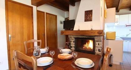 Petit GĂźte EnchantĂ© au CĆur de la ForĂȘt du Meygal, Proche du Lac Bleu