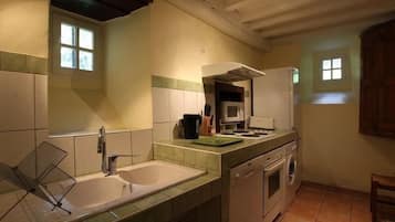 Réfrigérateur, micro-ondes, lave-vaisselle