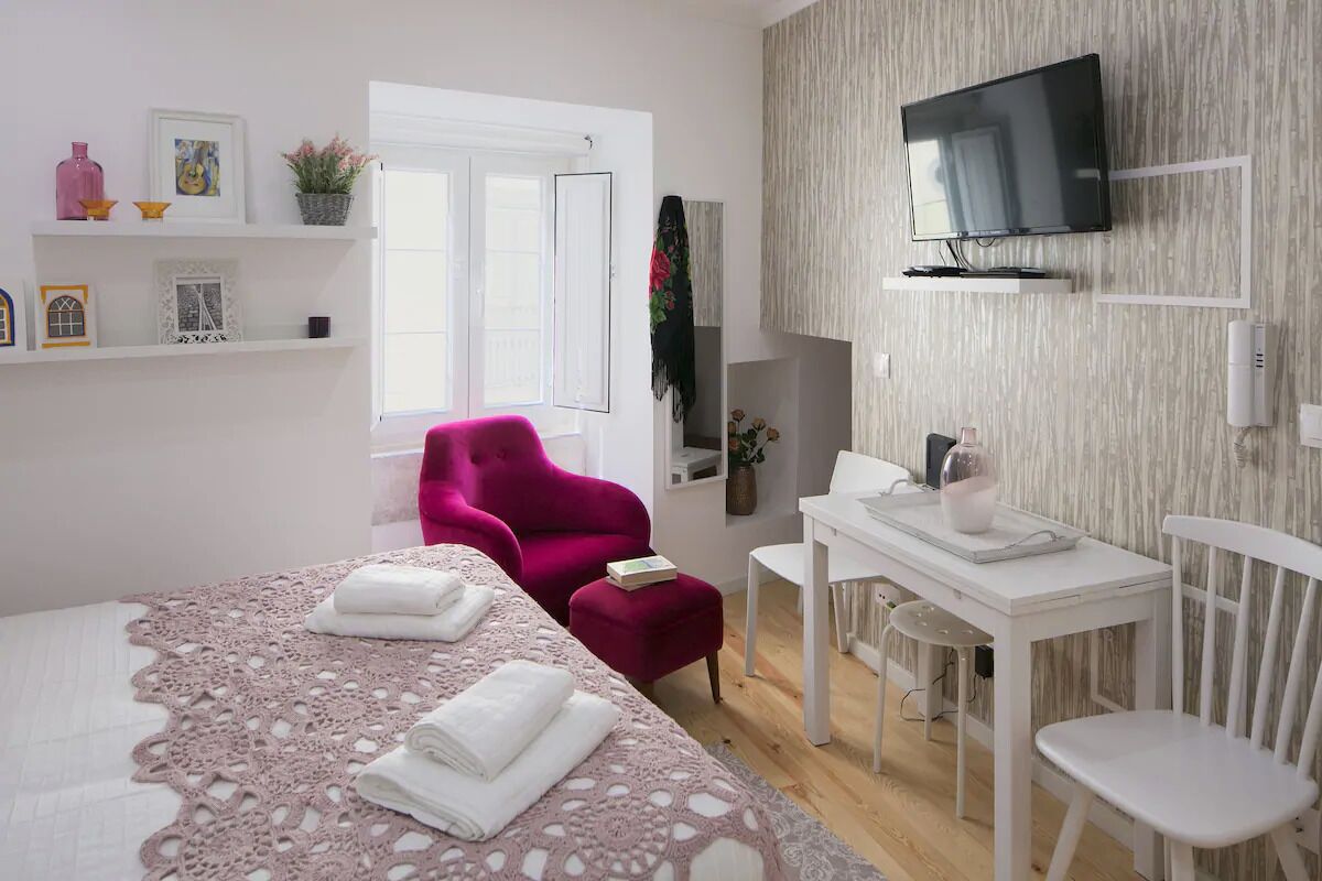 Studio near Martim Moniz Metro Station