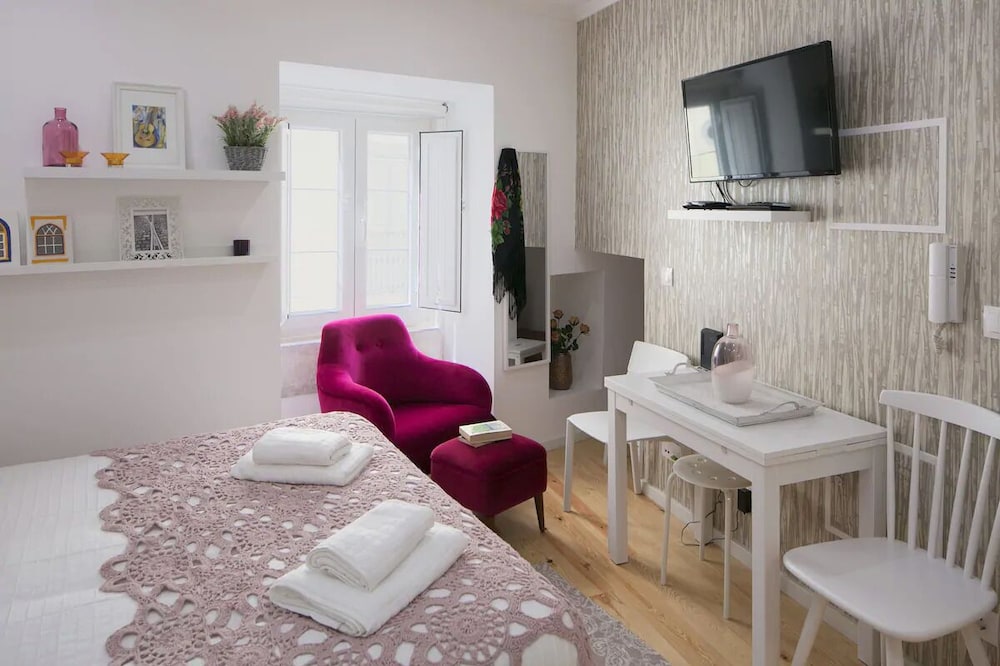 Studio near Martim Moniz Metro Station