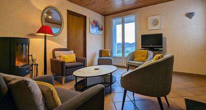 GĂźte avec terrasse privative et jardin fleuri Ă  Saugues, tout inclus