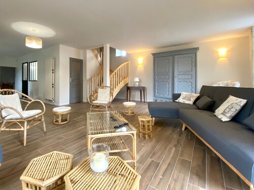 Grande maison rénovée avec jardin, proche de la basilique de Brioude, idéale pour randonnées et sports nautiques