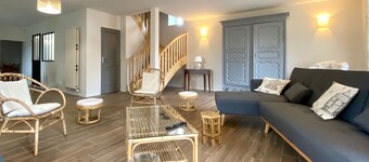 Maison moderne avec jardin, proche de Brioude, 7 chambres, activités nature et détente, équipements complets