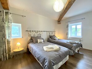 7 Schlafzimmer, kostenloses WLAN, Bettwäsche