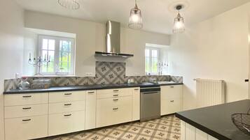 Fridge, microwave, dishwasher