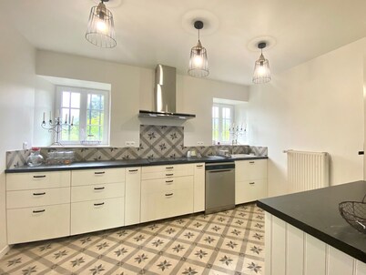 Spacious Modern House with Garden, Terrace & Game Room Near Brioude