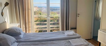 Övernattningsrum. Mycket prisvärt. Egen ingång. Eget badrum. Getterön. Varberg 