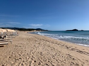 Beach - LA VEDETTA dell’Eden by Klabhouse – 3 BR w/Seaview Terrace (Domus de Maria)