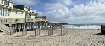 One Bedroom Condo with Ocean Views and close to the Beach!!