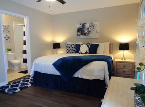 3 bedrooms, iron/ironing board, WiFi, bed sheets